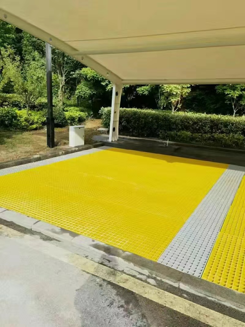 Fiberglass car wash drain floor