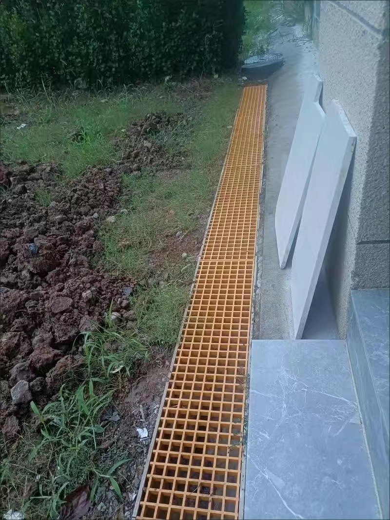 Glass fiber reinforced plastic sump grille cover