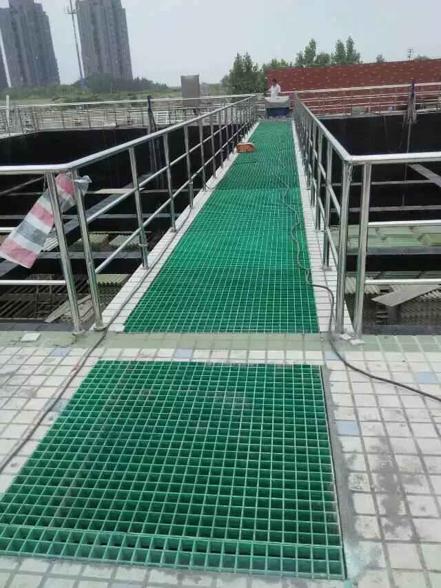 Sewage treatment plant walkway